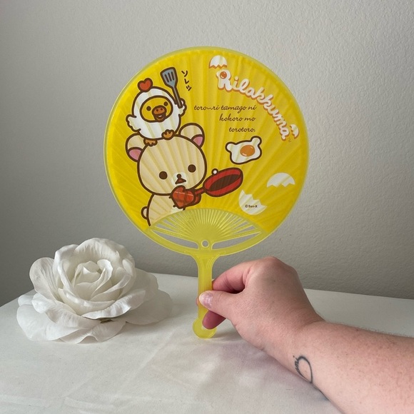 Rilakkuma Yellow Hand Fan - Picture 1 of 2